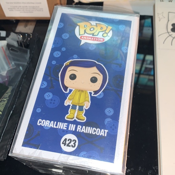 CHASE Coraline In Raincoat NWT/NWB FUNKOPOP! - Picture 6 of 6